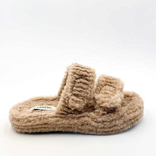 Faux shearling slippers in brown