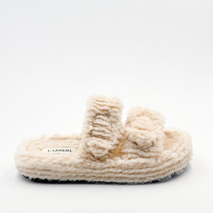 Faux shearling slippers in cream