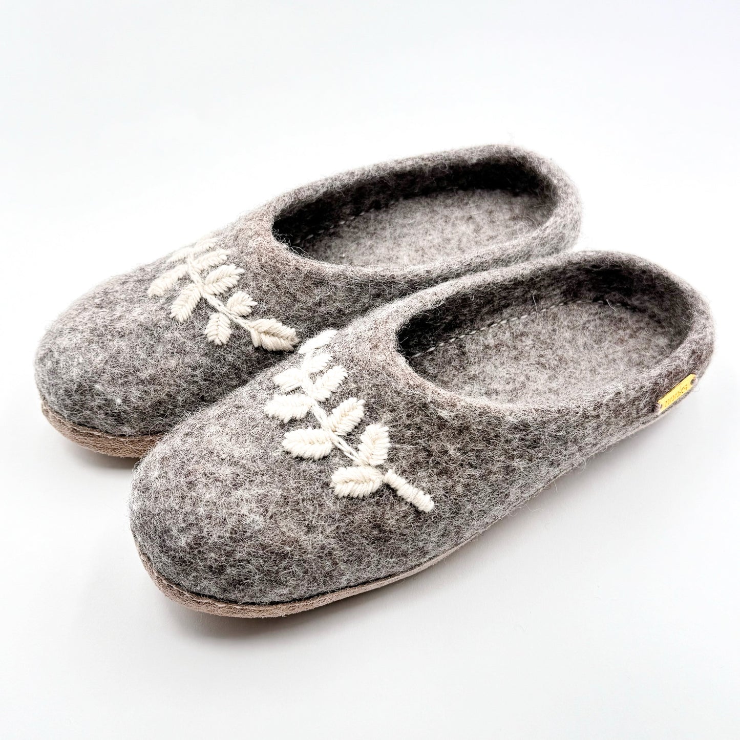 Nooks Design wool slippers in grey